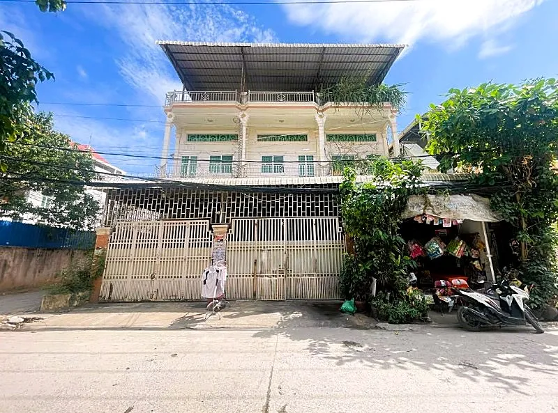 Bank Auction: Land & House, 101 m² in Boeng Tompon, Phnom Penh