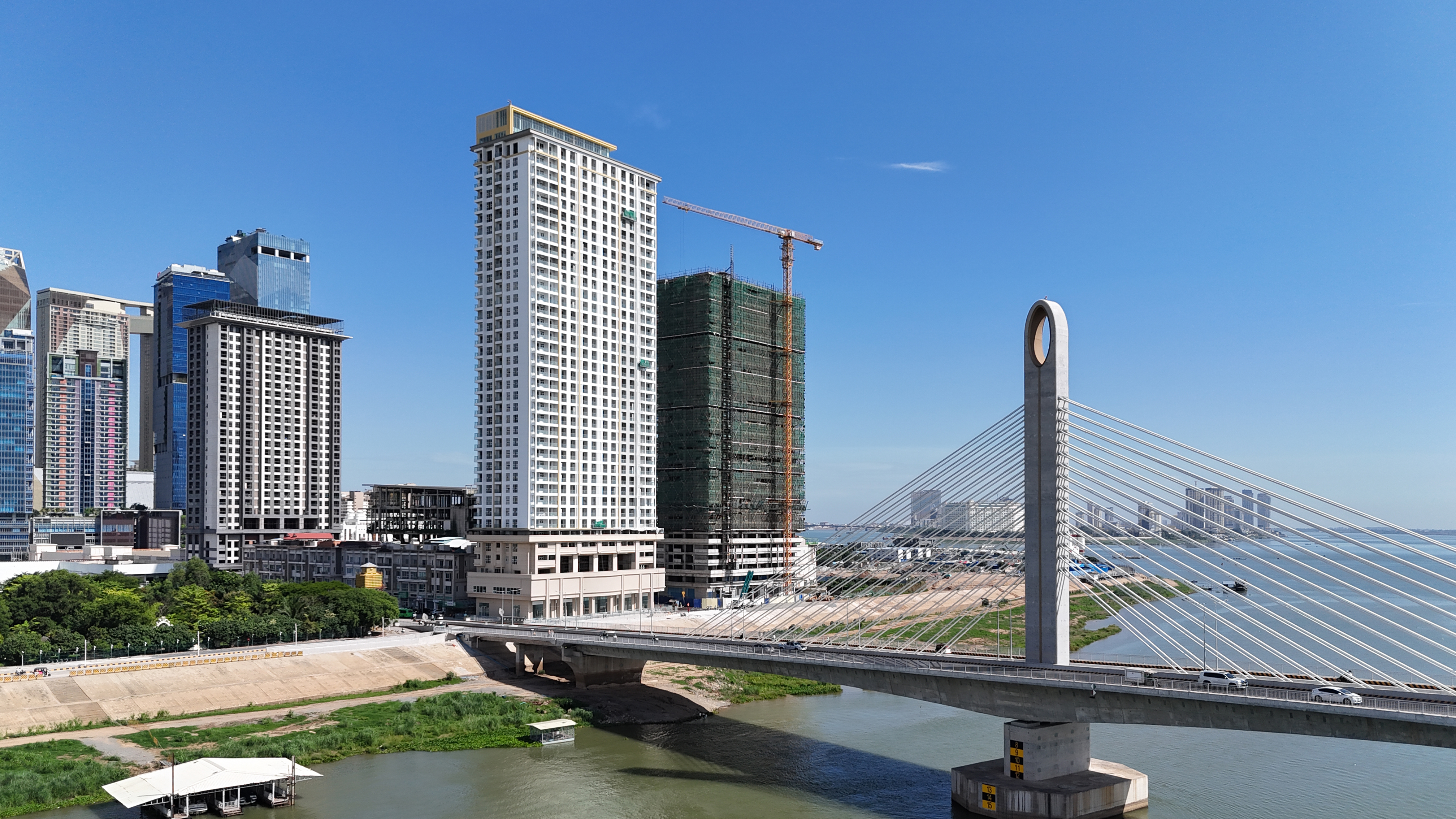 Luxury 1-Bedroom Riverfront Condo for Sale, Phnom Penh