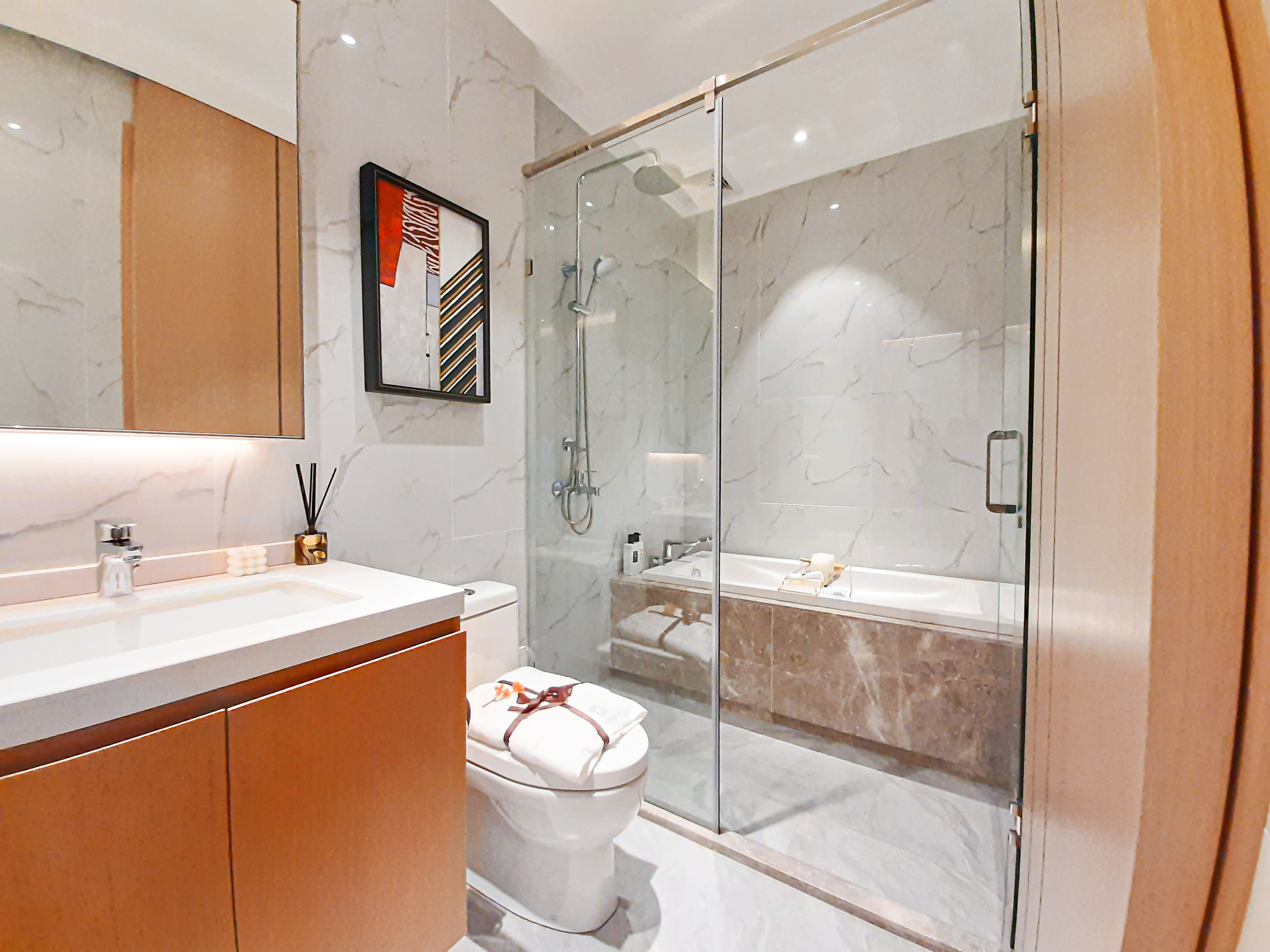 Spacious 1-Bedroom Condo for Sale in Le Condé BKK1, view 4