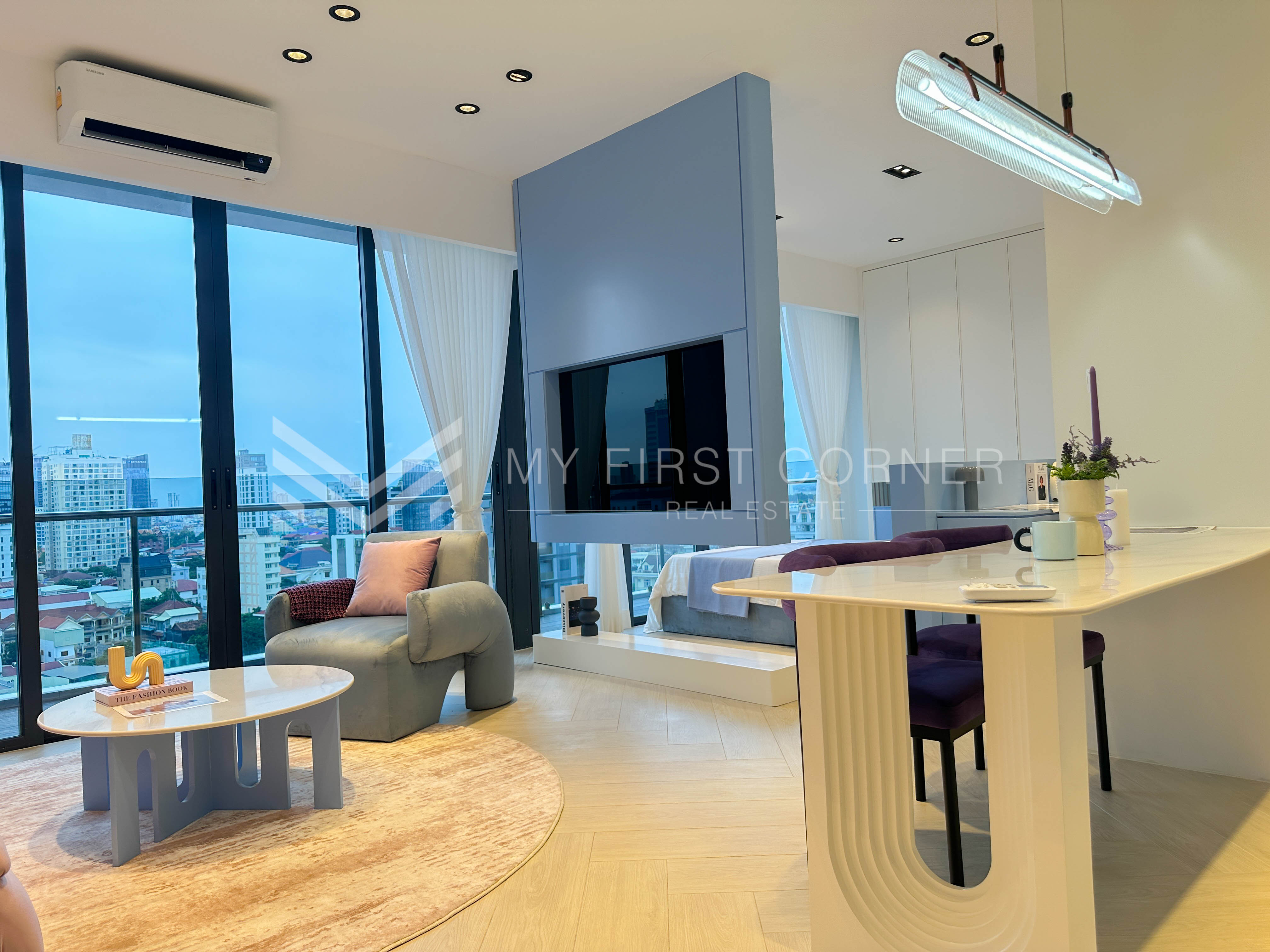 Luxury 1-Bedroom Beachfront | Time Square 10, Preah Sihanouk
