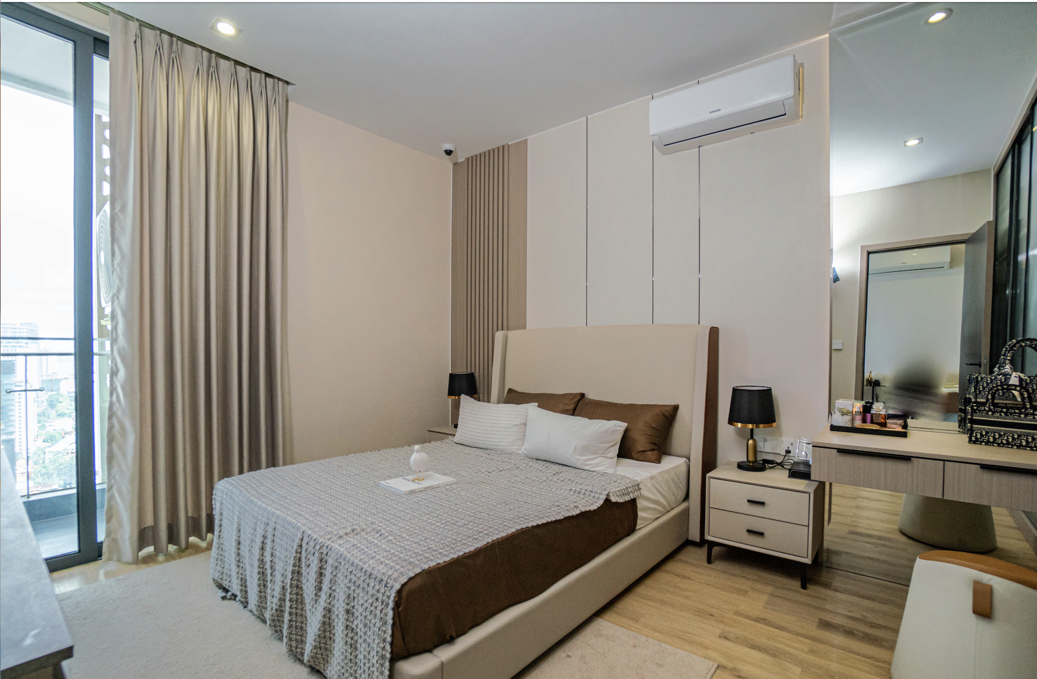 Luxury 1-Bedroom Condo for Sale – 5-Star Hotel Management, Infinity Pool & Gym Experience, view 3