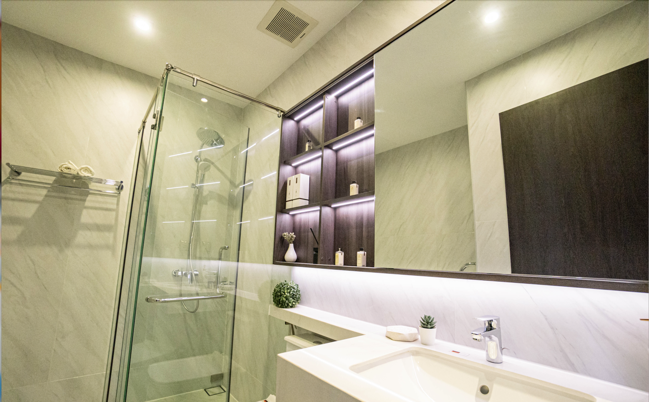 Luxury 1-Bedroom Condo for Sale – 5-Star Hotel Management, Infinity Pool & Gym Experience, view 5