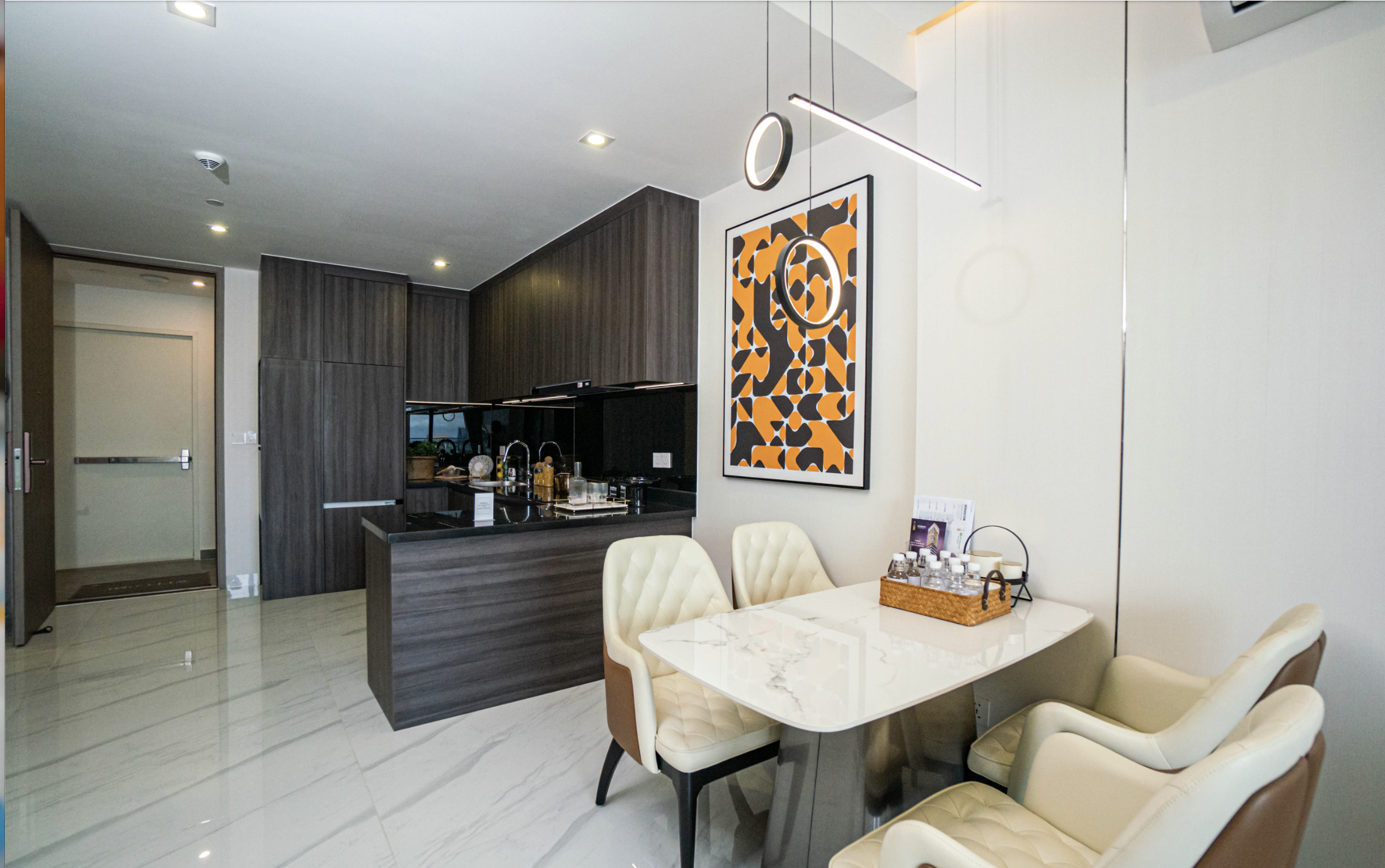 Luxury 1-Bedroom Condo for Sale – 5-Star Hotel Management, Infinity Pool & Gym Experience, view 6