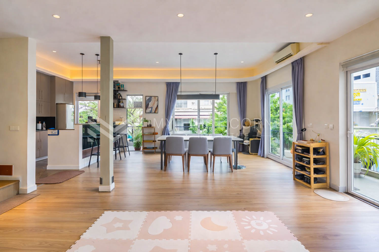 2-Badroom renovated house for Sale on street63 in BKK1, view 3
