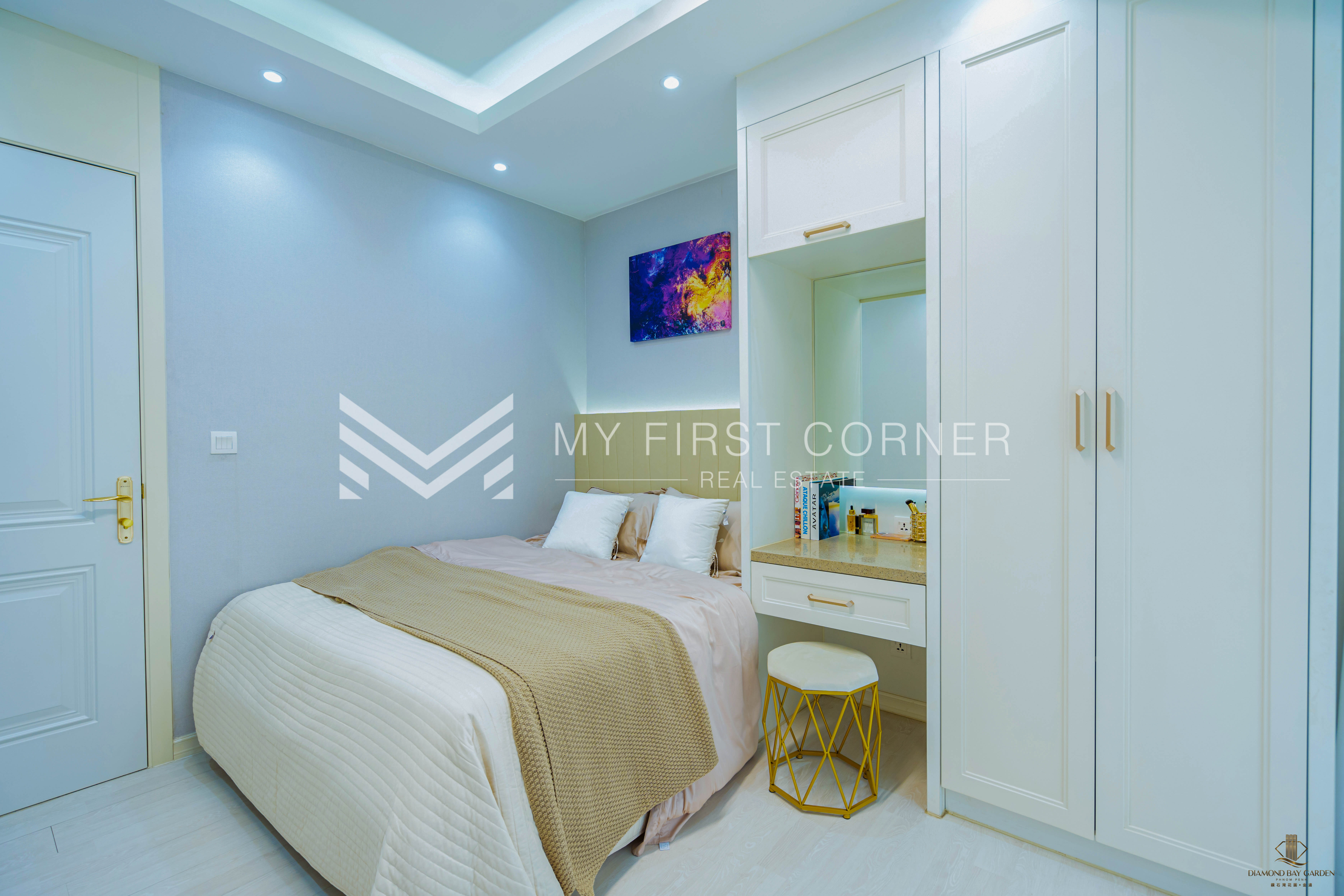 Spacious 2-Bedroom Condo with Panoramic River Views, view 6