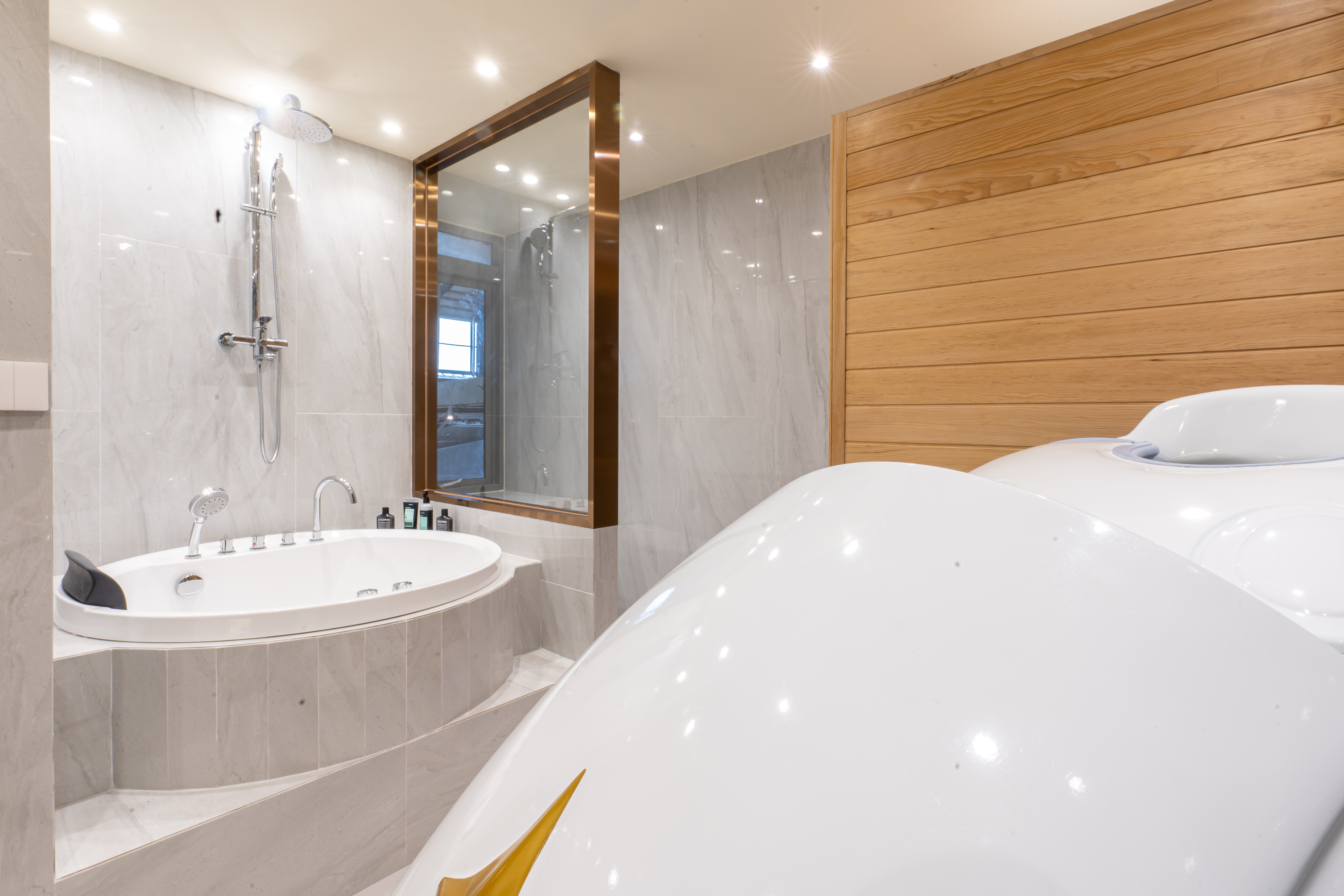 Luxurious 2-Bedroom Duplex at Urban Village, view 5