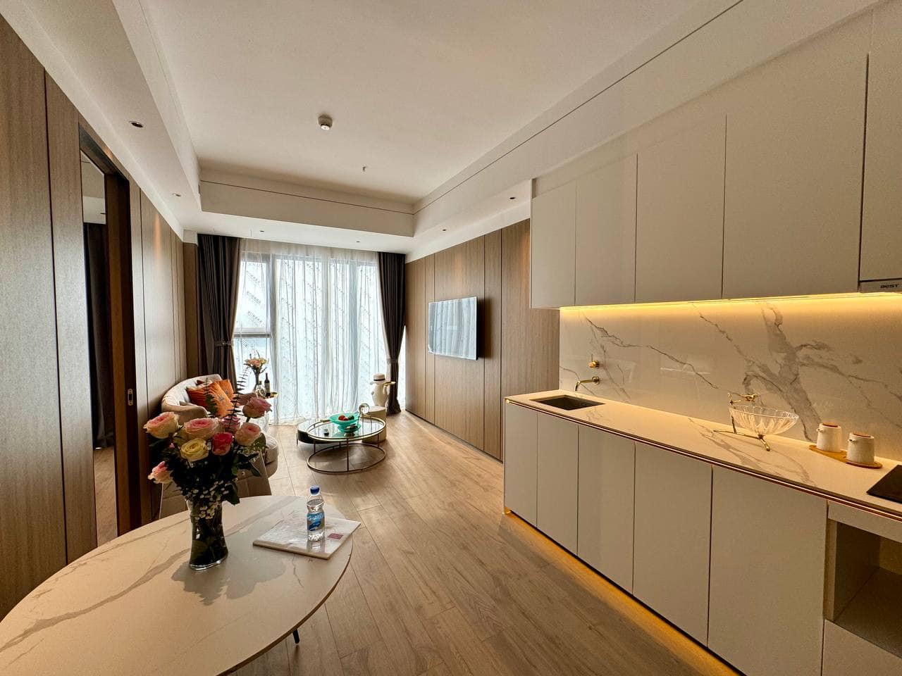 Your Dream 2-Bedroom Condo with Skyline & River Views – Vue Aston, view 3