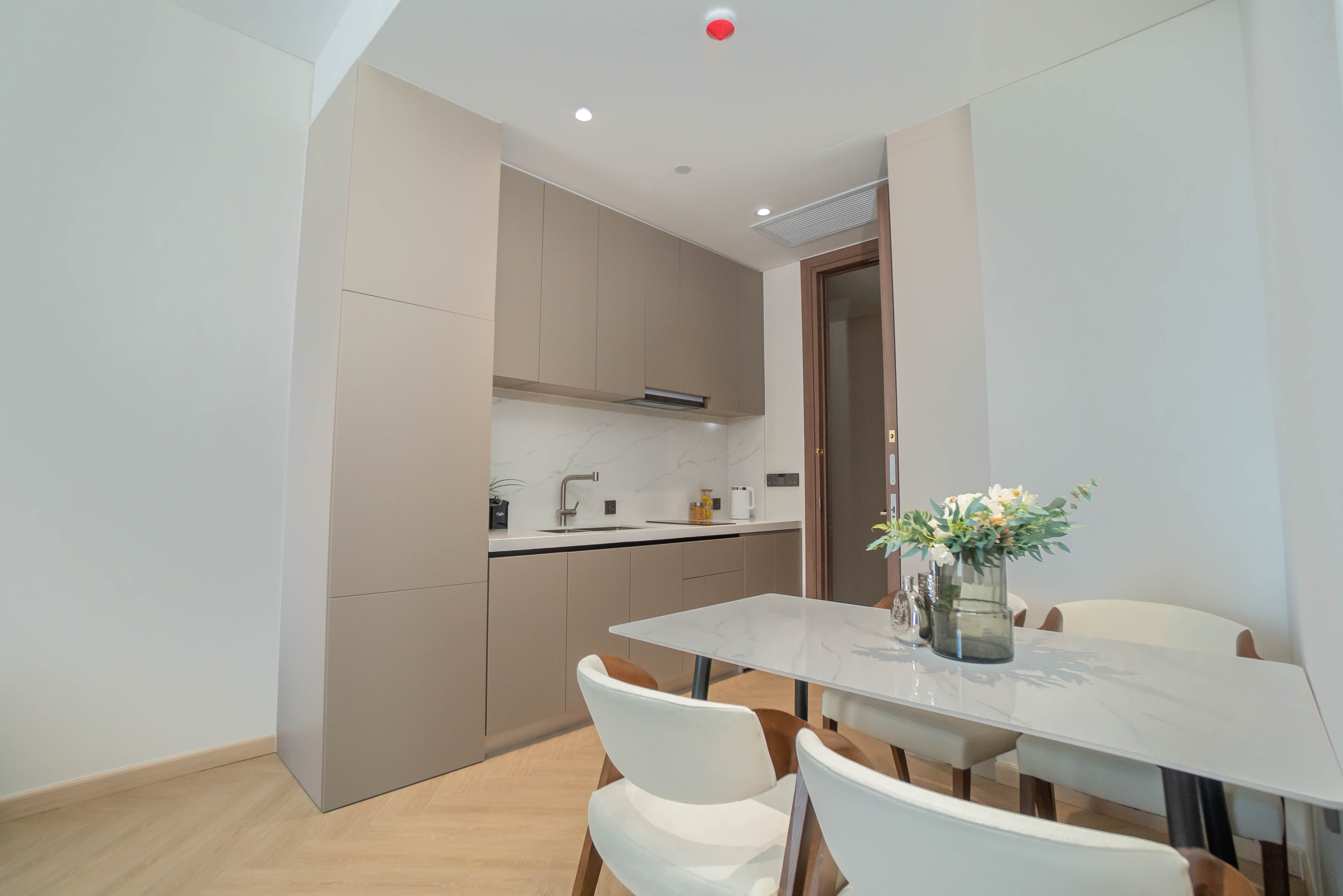 Luxury 2-bedroom condo for sale Phnom Penh, view 3