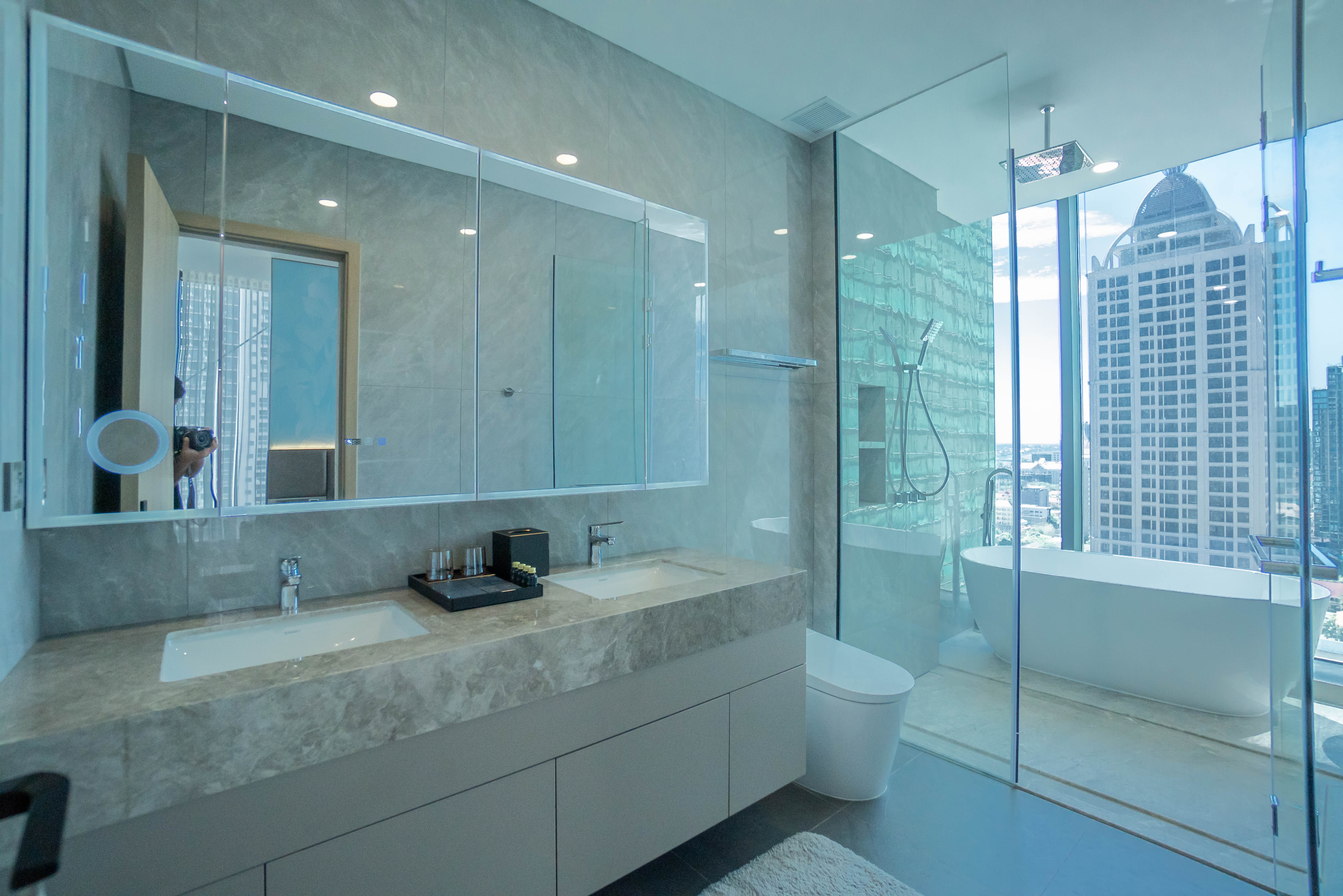 Luxury 2-bedroom condo for sale Phnom Penh, view 4