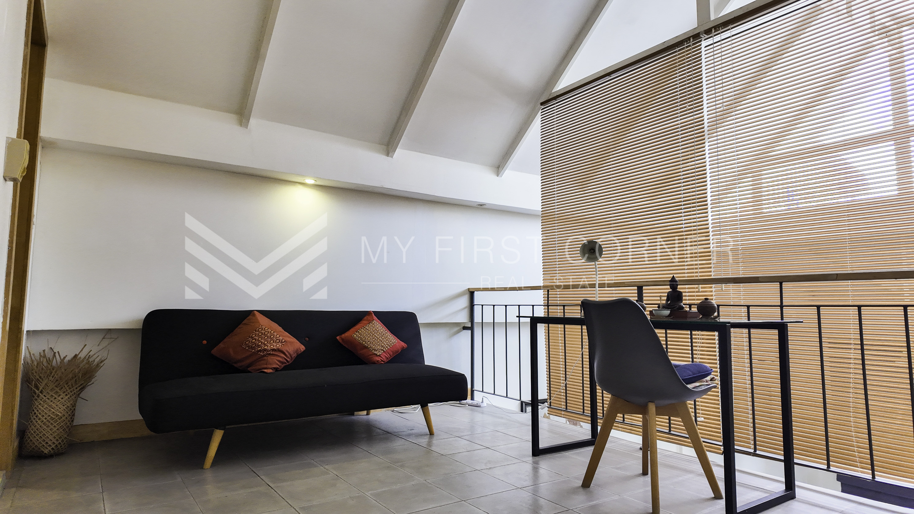Renovated Duplex 2-bedroom For Sale in 7 Makara, view 5