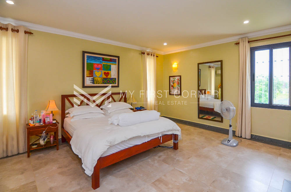 Luxury Riverfront Villa in Kampot – Breathtaking Views & Ultimate Tranquility, view 3