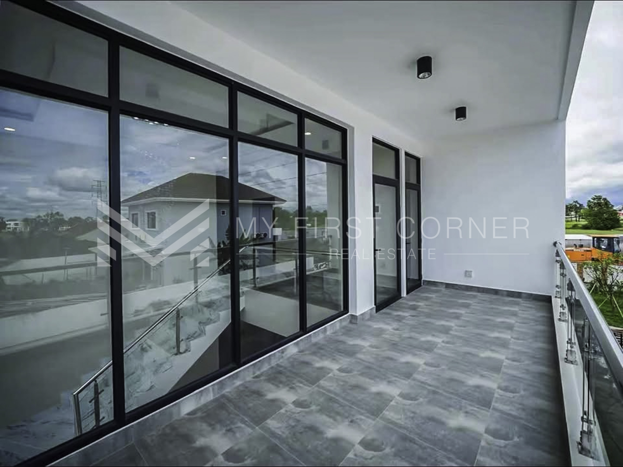 Modern Villa Corner House with Large Surrounding Land l Borey William Phase 1, view 4