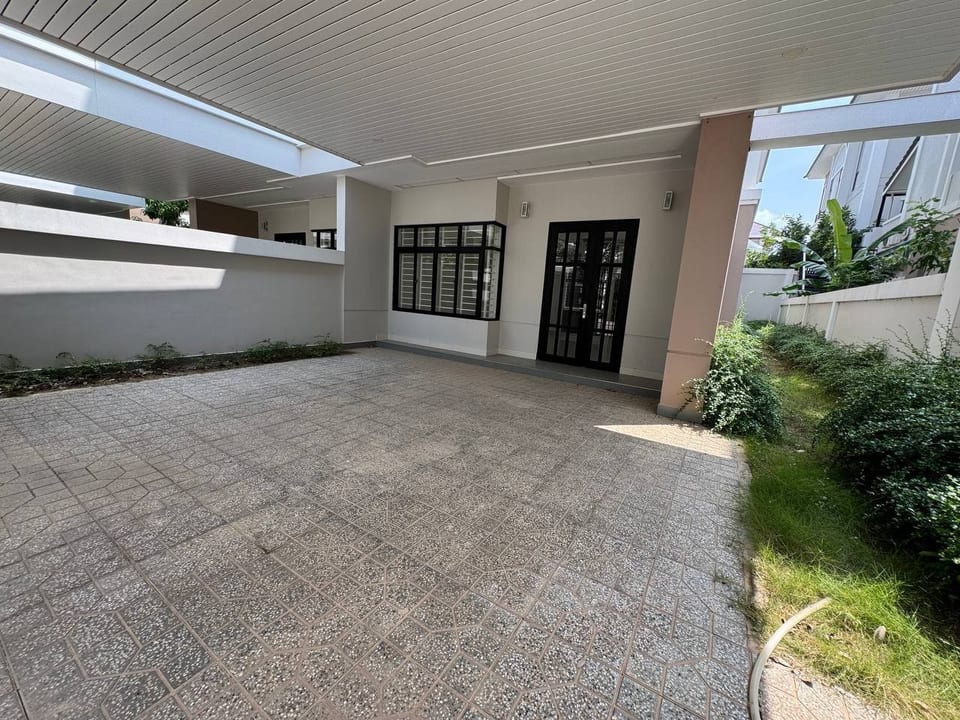 Adjoining Twin Villas on Hard Title, Boeung Snor, view 2