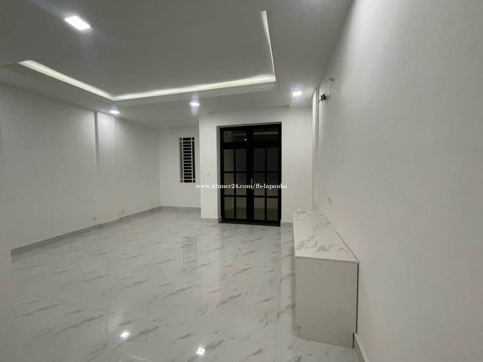 Affordable Four-Bedroom Villa, Borey Mekong Land 6A, view 3