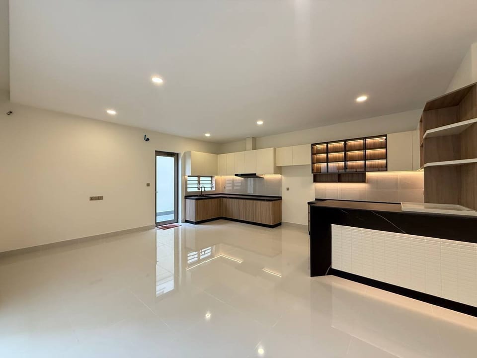 Classical Twin Villa with Courtyard, Eco Poli 2, Boeung Snor, view 3