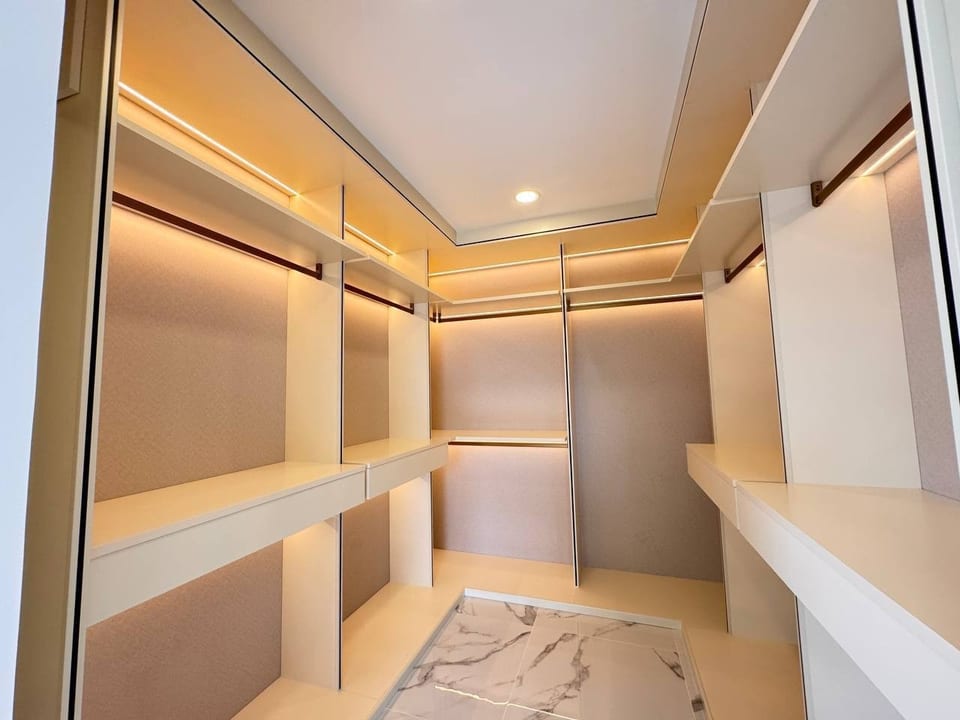 Completed Five-Bedroom Corner Villa on 462sqm in Boeung Snor, view 8