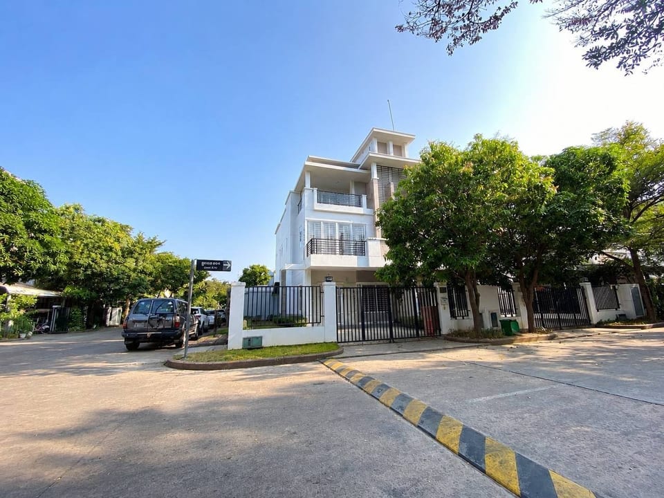 Corner Rosato Villa on Hard Title, Boeung Snor, Chbar Ampov, Phnom Penh