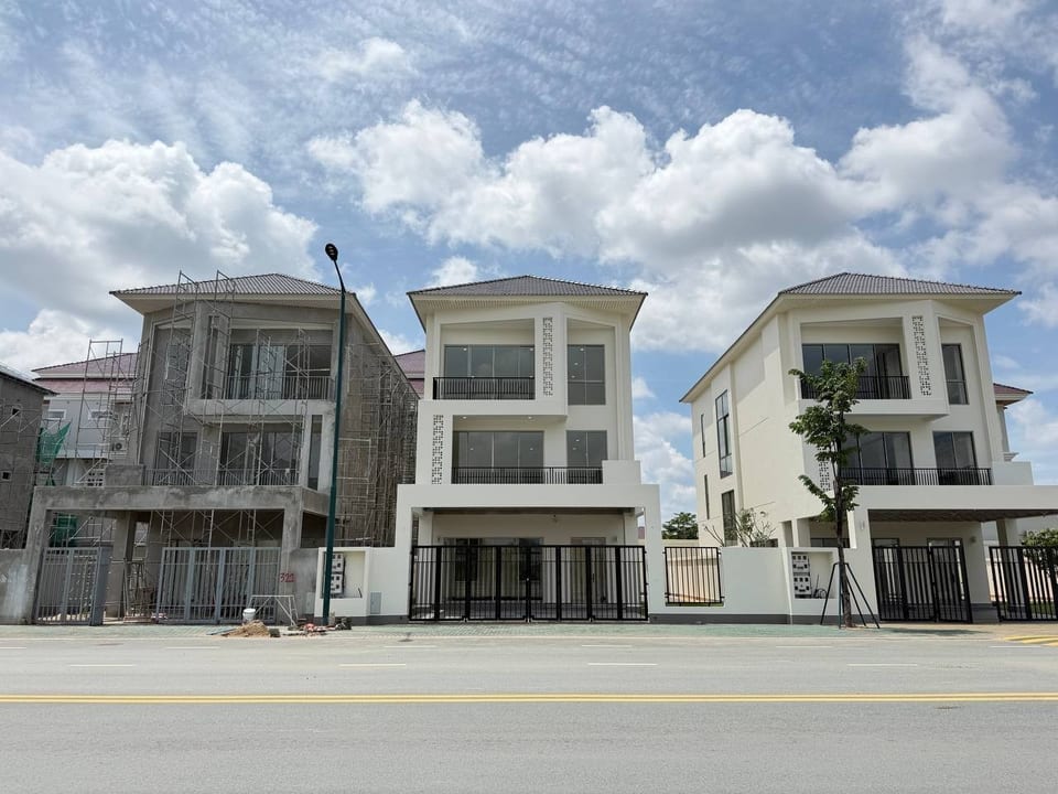 Detached Villa On Main Eco Sunrise Road, Boeung Snor, Chbar Ampov, 金边