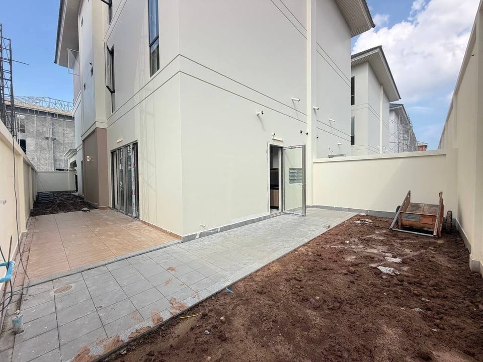 East Facing Twin Villa with Extra Rear Space, Boeung Snor, view 5