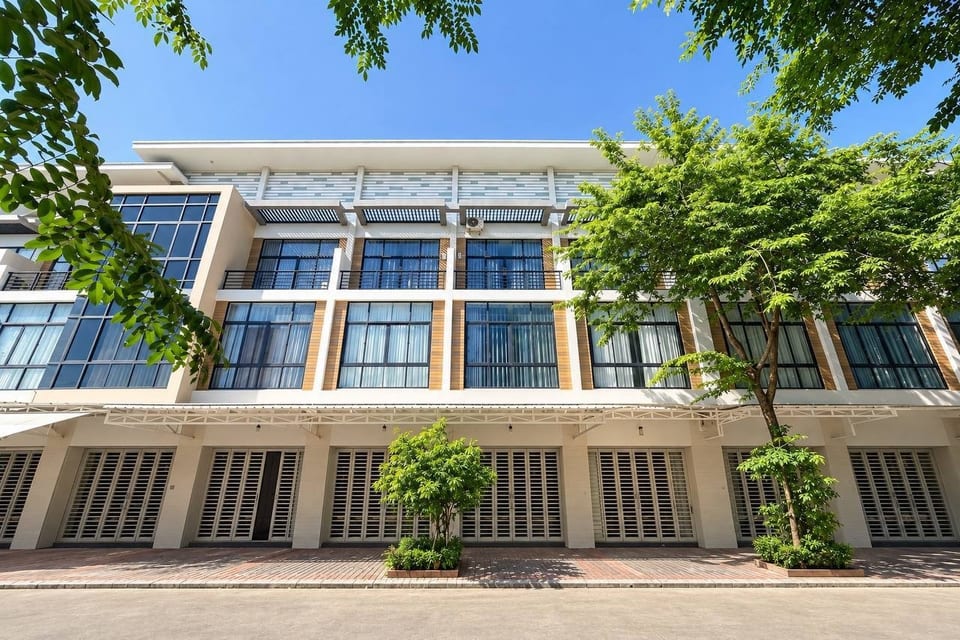 Established Shophouse with Hard Title, Polaris Street, Chbar Ampov, 金边