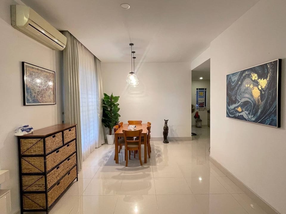 Five-Bedroom Corner Villa, South Facing, Boeung Snor, view 3