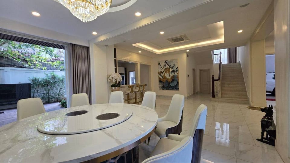 Five Bedroom Prince A Mansion, Boeung Snor, Fully Furnished, view 2