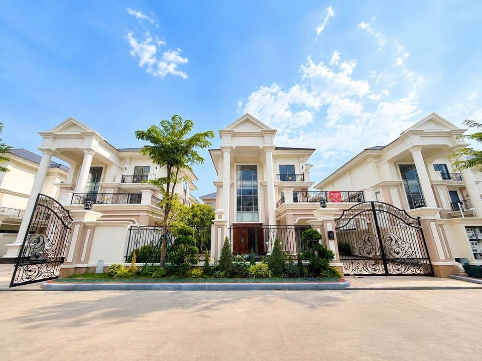 Five-bedroom Prince villa for sale in Eco Poli, Phnom Penh, Chbar Ampov, Phnom Penh
