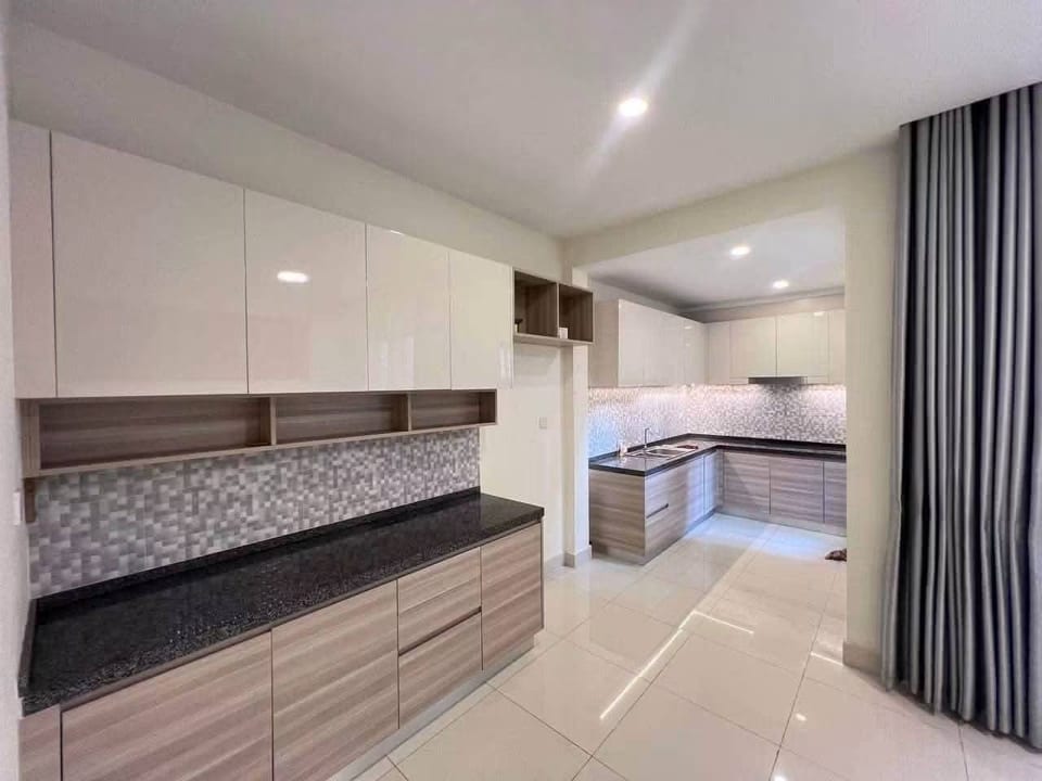 Five-Bedroom Twin Villa in a Secure Borey, Boeung Snor, view 6