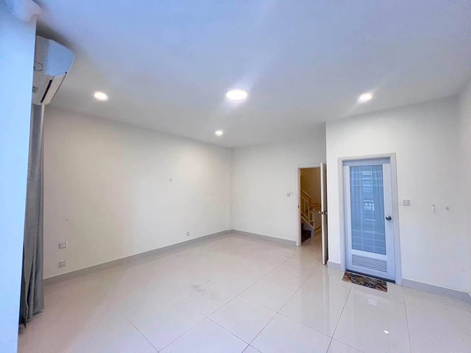 Five-Bedroom Twin Villa in a Secure Borey, Boeung Snor, view 8