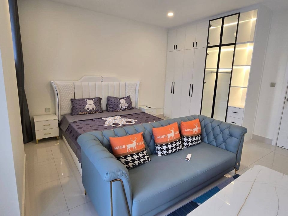 Five-Bedroom Twin Villa With Furnishings, Borey Peng Huot, view 3