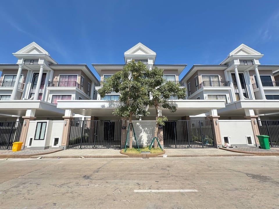 Four-bedroom Classic link house, furnished, Boeung Snor, Chbar Ampov, 金边