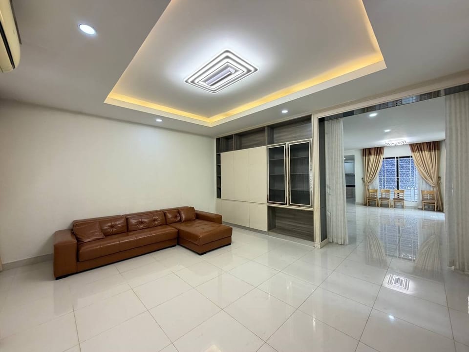 Four Bedroom Euroville Villa on Hard Title, view 3