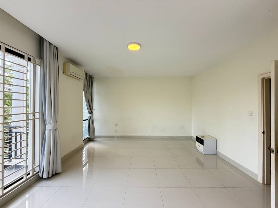 Four Bedroom Euroville Villa on Hard Title, view 6