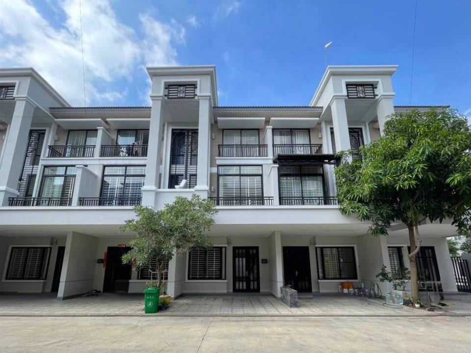 Four-Bedroom Link House for Sale in Chbar Ampov, Chbar Ampov, Phnom Penh