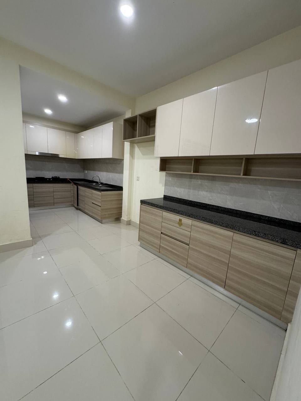 Four-Bedroom Link House for Sale in Chbar Ampov, view 5