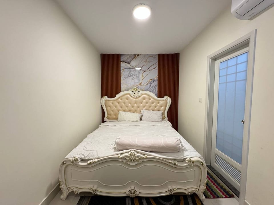 Four Bedroom Link Villa on Hard Title, Boeung Snor, view 4
