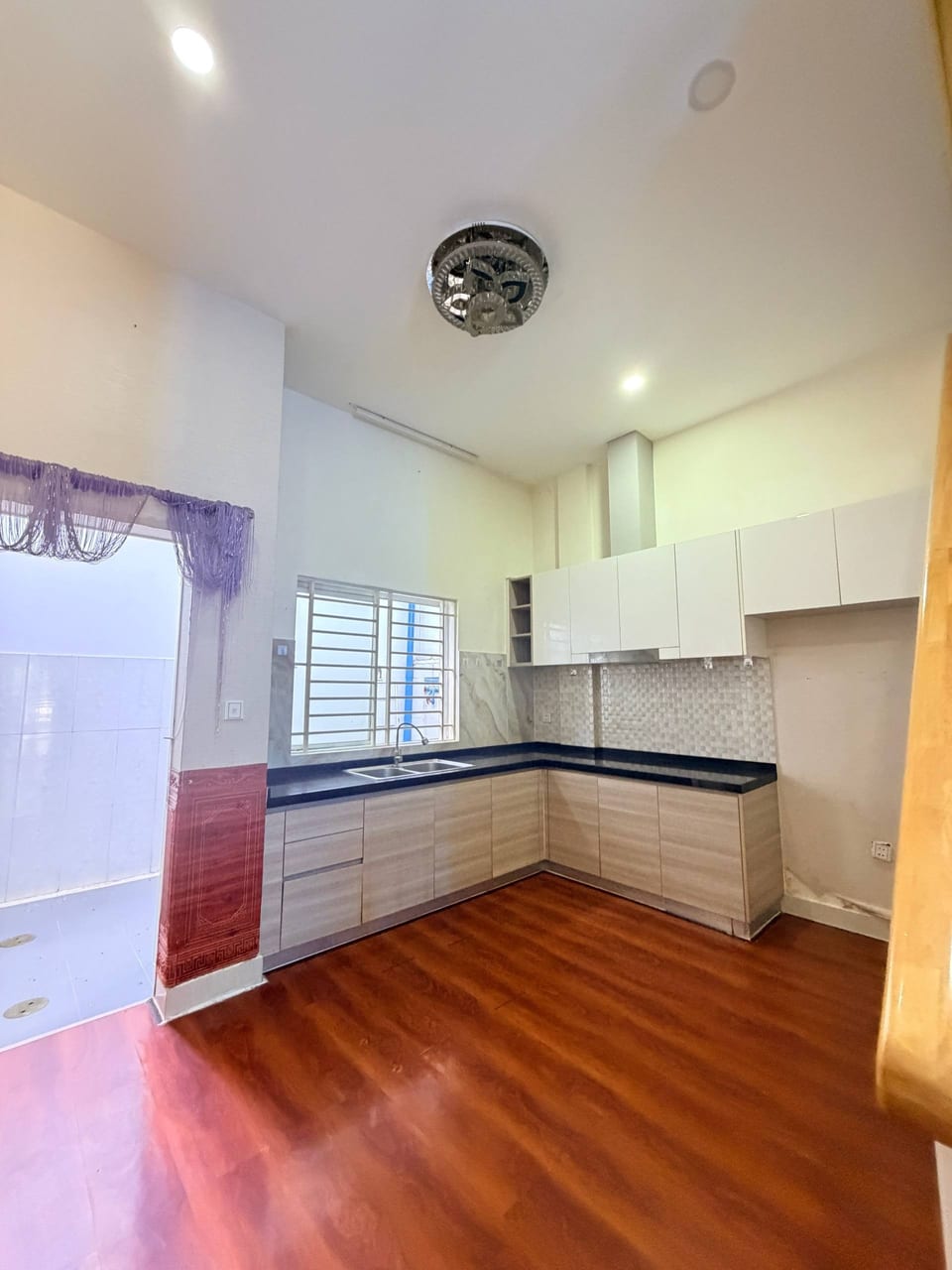 Four Bedroom Link Villa on Hard Title, Boeung Snor, view 6