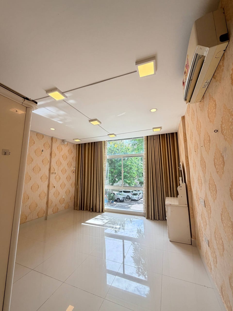 Four Bedroom Link Villa on Hard Title, Boeung Snor, view 7