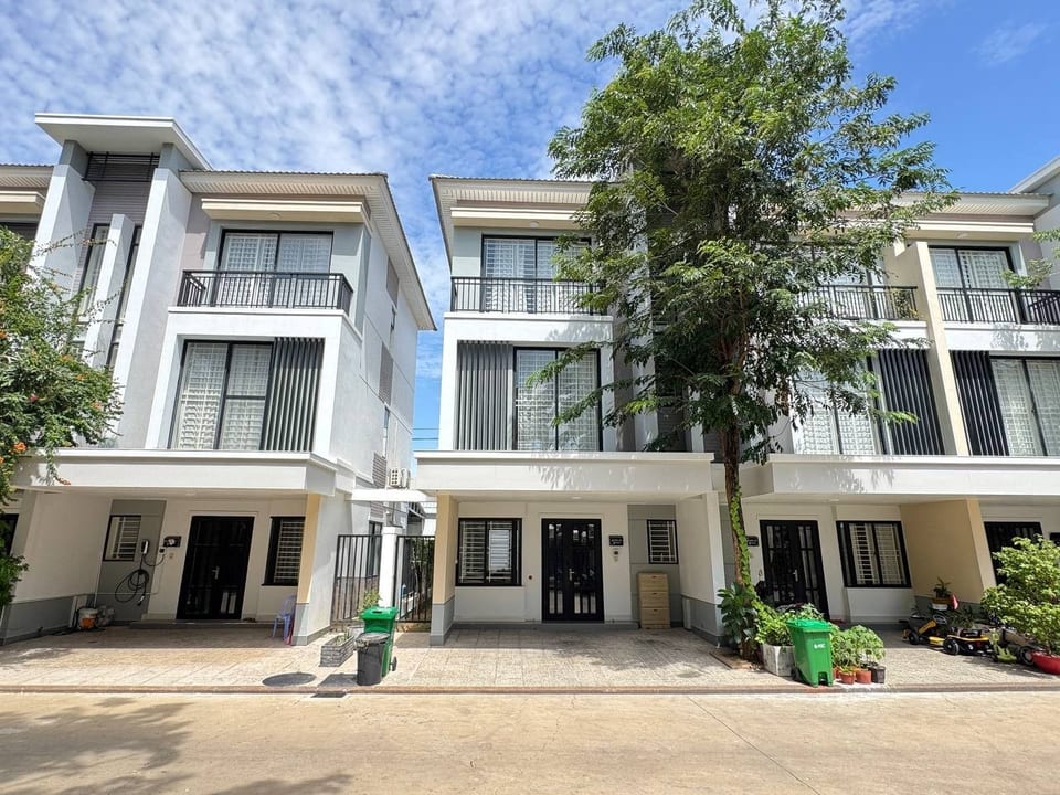 Four Bedroom Shophouse For Sale, Boeung Snor Borey, view 4