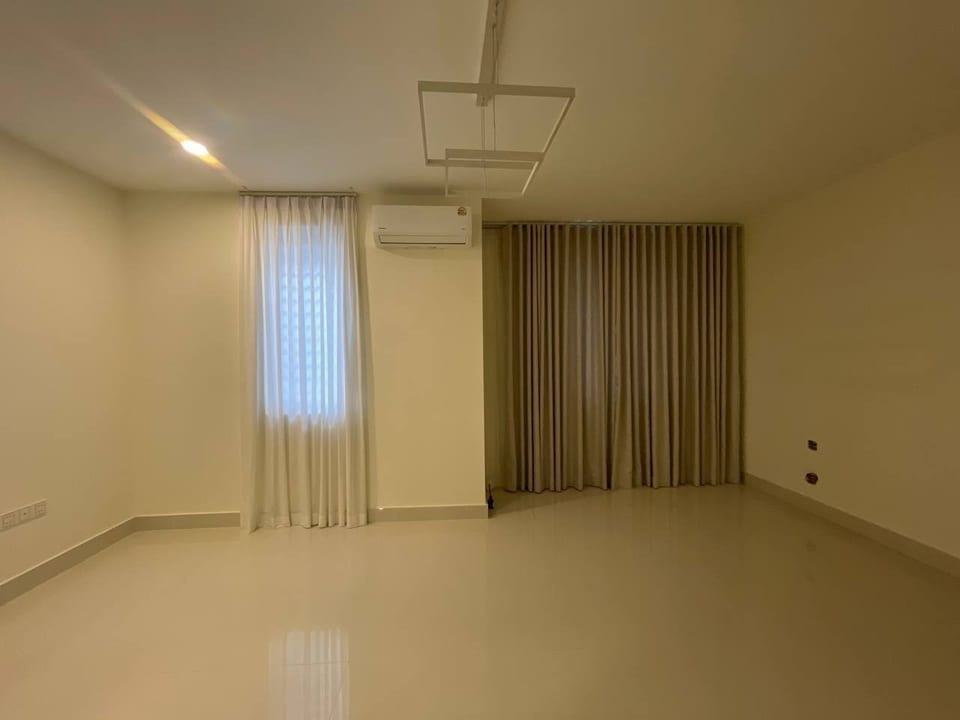 Four-bedroom twin villa, hard title, Boeung Snor, Phnom Penh, view 4