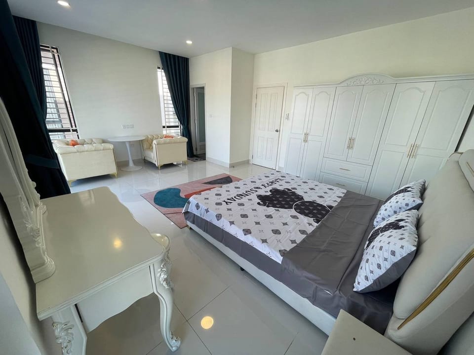 Four Bedroom Twin Villa, Hard Title, Chbar Ampov, view 4