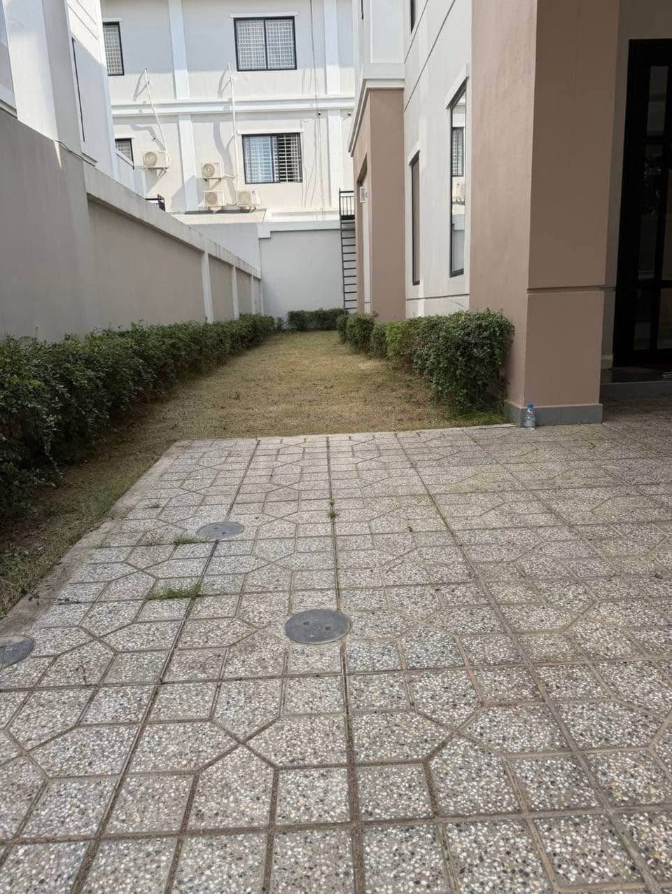Four-Bedroom Villa With Extra Side Land, Borey Peng Huot, view 2