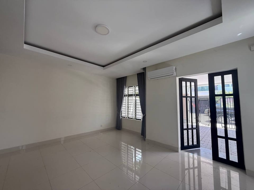 Four-Bedroom Villa With Extra Side Land, Borey Peng Huot, view 4