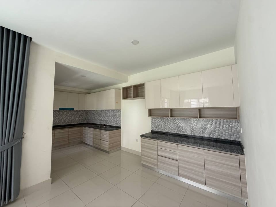 Four-Bedroom Villa With Extra Side Land, Borey Peng Huot, view 5