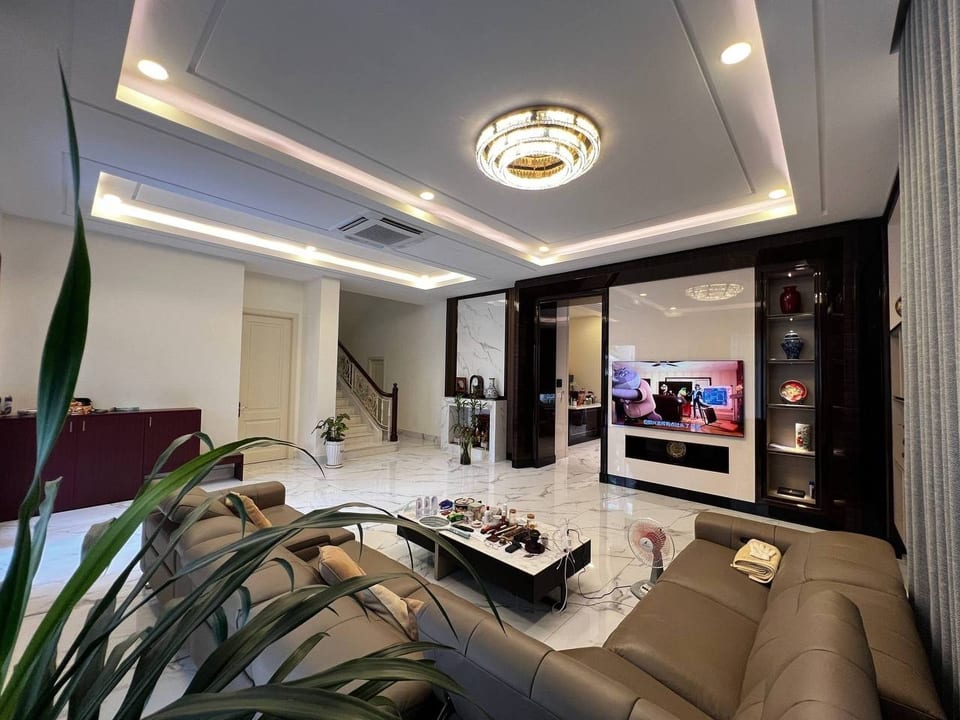 Fully Furnished Queen Villa, 534sqm Plot, Boeung Snor, view 3