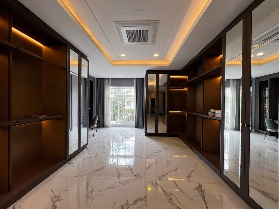 Fully Furnished Queen Villa, 534sqm Plot, Boeung Snor, view 8