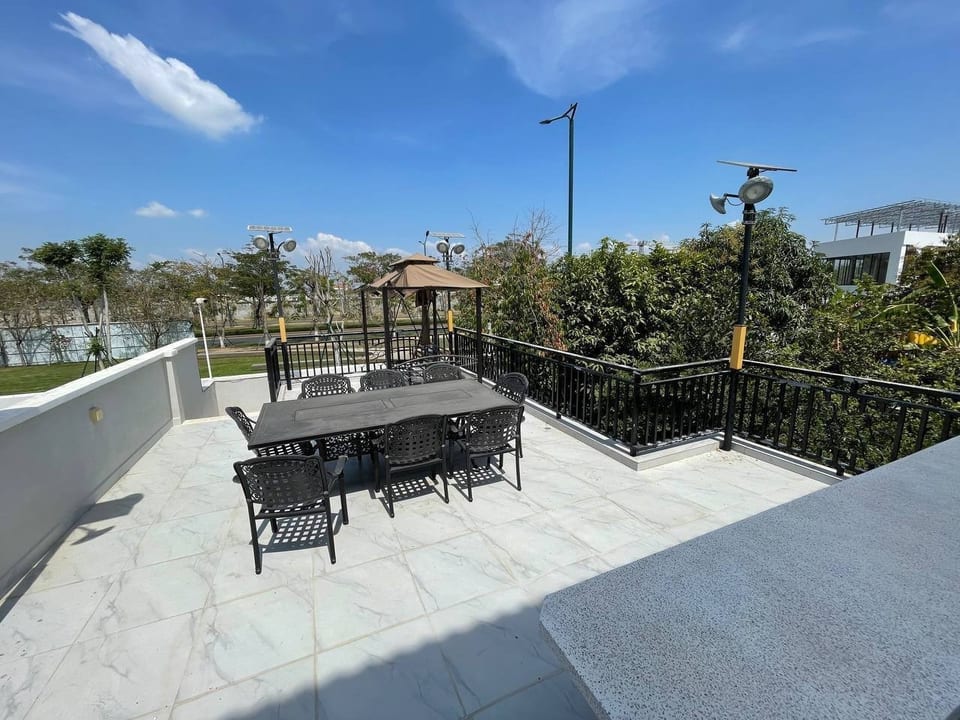 Furnished Boeung Snor villa with rooftop terrace, view 8
