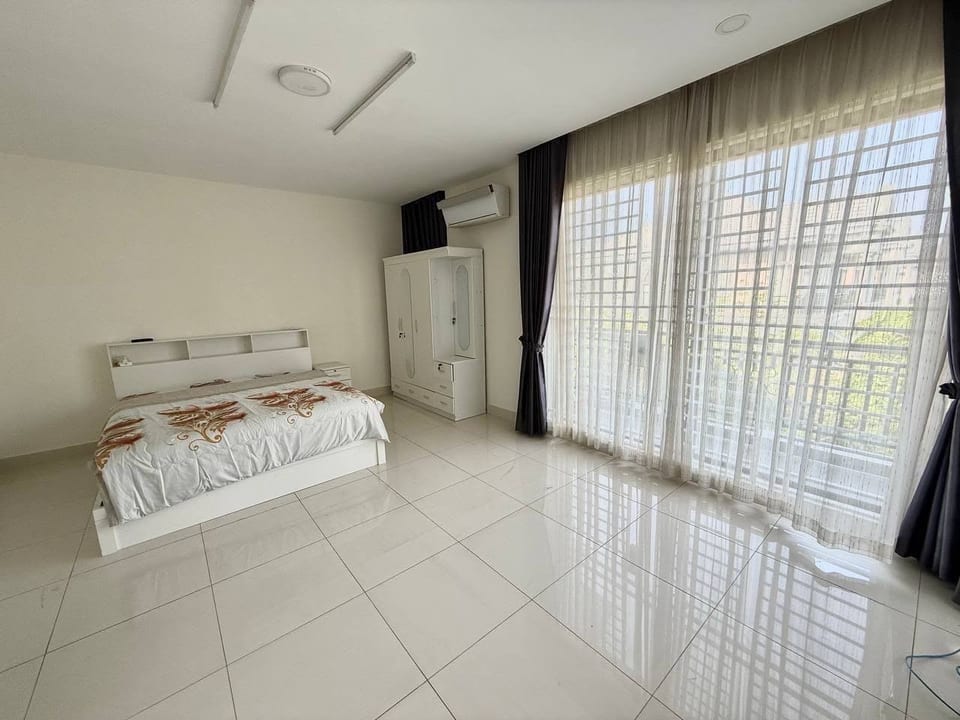 Furnished Four-Bedroom Twin Villa, East-Facing, in Boeung Snor, view 8