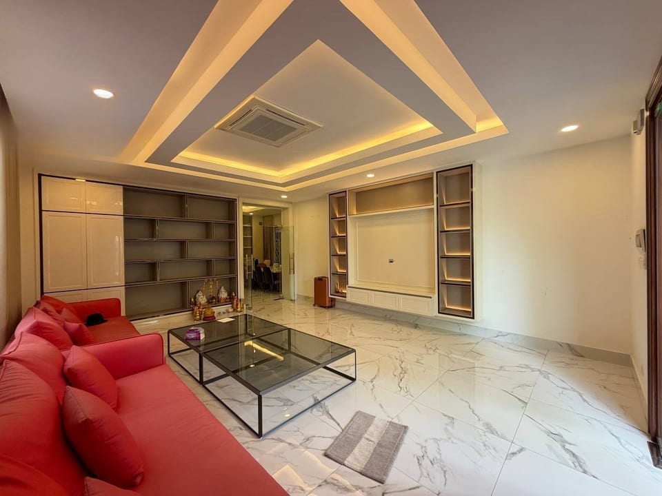 Furnished Prince B Corner Villa, Garden Outlook, view 3