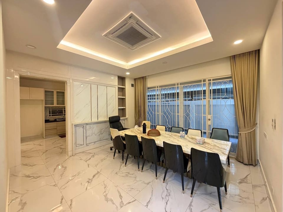 Furnished Prince B Corner Villa, Garden Outlook, view 4